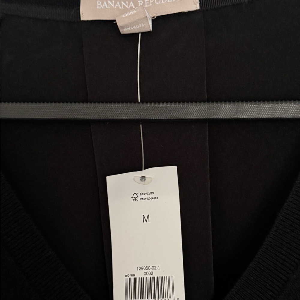 💥SALE💥Banana Republic Black Long Sleeve V-Neck Top - Picture 5 of 7